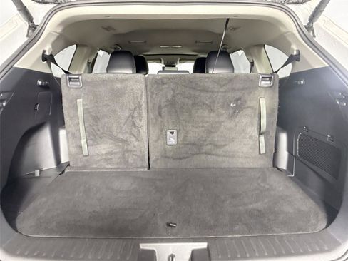 Used 2025 Toyota Highlander XLE AWD/4WD image 38
