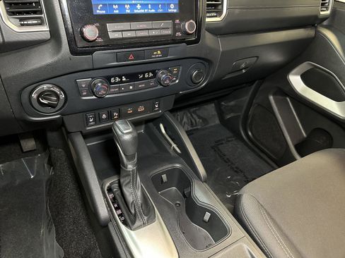 Used 2022 Nissan Frontier SV AWD/4WD image 29