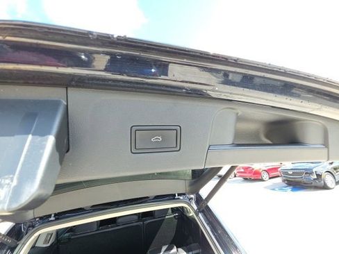 Used 2024 Volkswagen Atlas SE image 29