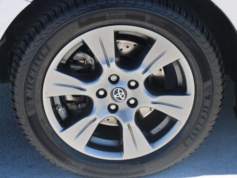 Used 2019 Toyota Sienna SE w/ SE Preferred Package AWD/4WD image 9