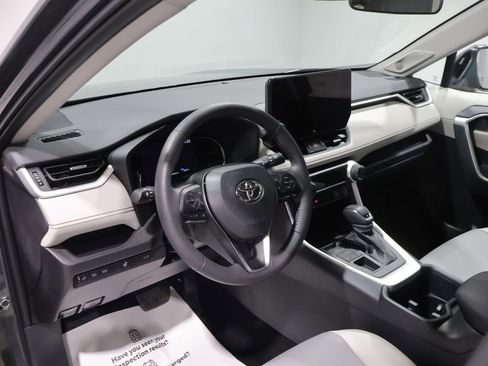 Used 2025 Toyota RAV4 XLE Premium w/ Weather Package AWD/4WD image 15
