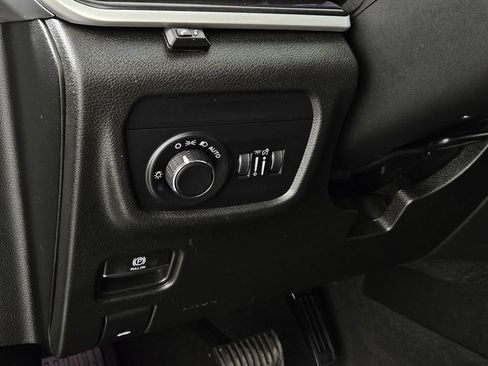 Used 2022 Jeep Grand Cherokee L Laredo RWD image 16