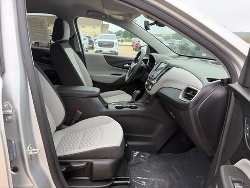 Used 2021 Chevrolet Equinox LS w/ LS Convenience Package AWD/4WD image 50