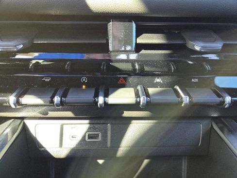 New 2026 GMC Canyon Elevation w/ Convenience Package image 33