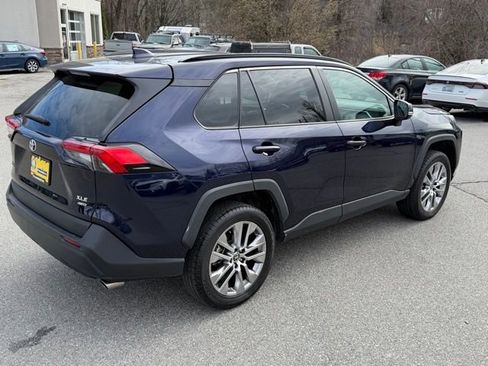 Used 2023 Toyota RAV4 XLE Premium image 5