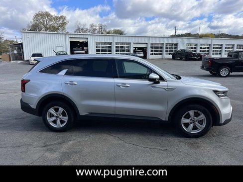 Used 2022 Kia Sorento LX image 8