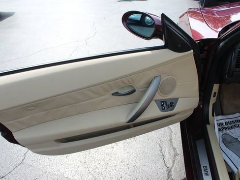Used 2004 BMW Z4 2.5i RWD image 32