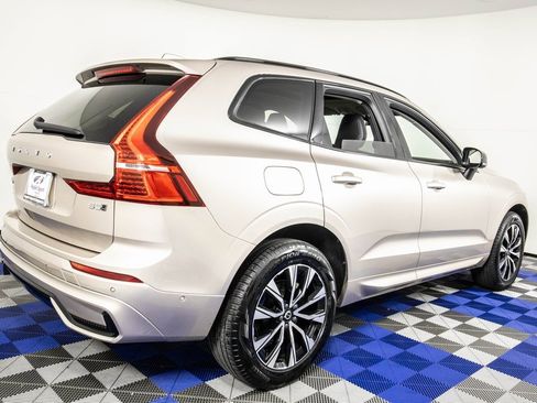 Used 2025 Volvo XC60 B5 Plus image 5