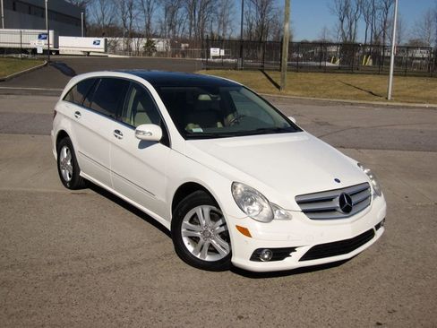Used 2008 Mercedes-Benz R 320 CDI 4MATIC w/ P2 Pkg image 2