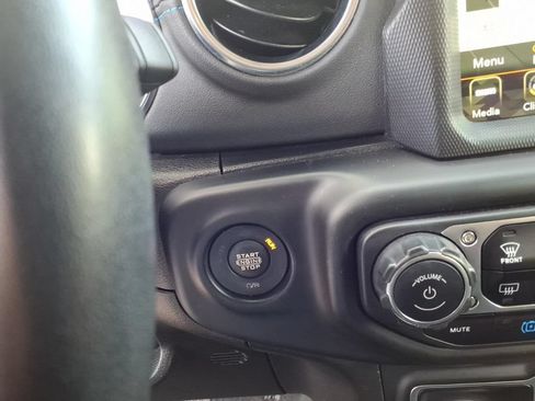 Used 2022 Jeep Wrangler Unlimited Rubicon 4xe w/ Cold Weather Group AWD/4WD image 16