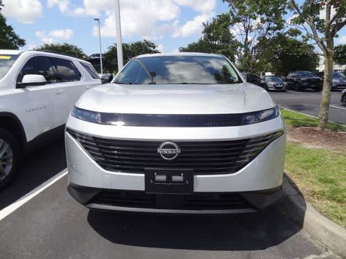 Used 2025 Nissan Murano SV FWD image 2