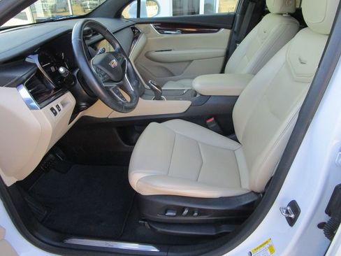 Used 2019 Cadillac XT5 Luxury image 25