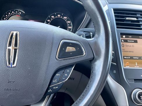 Used 2017 Lincoln MKC Reserve FWD image 25