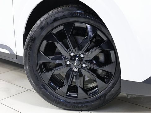 Used 2024 Kia Carnival SX Prestige image 15