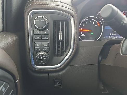 Used 2023 Chevrolet Silverado 3500 LTZ image 17