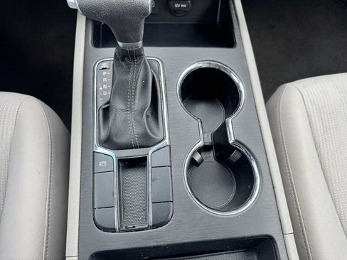 Used 2019 Kia Sedona L FWD image 49