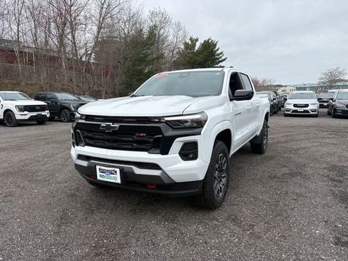 Used 2024 Chevrolet Colorado Z71 w/ Z71 Convenience Package 2 image 13