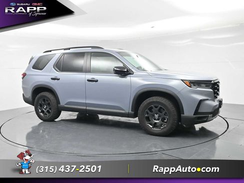 Used 2024 Honda Pilot TrailSport image 4