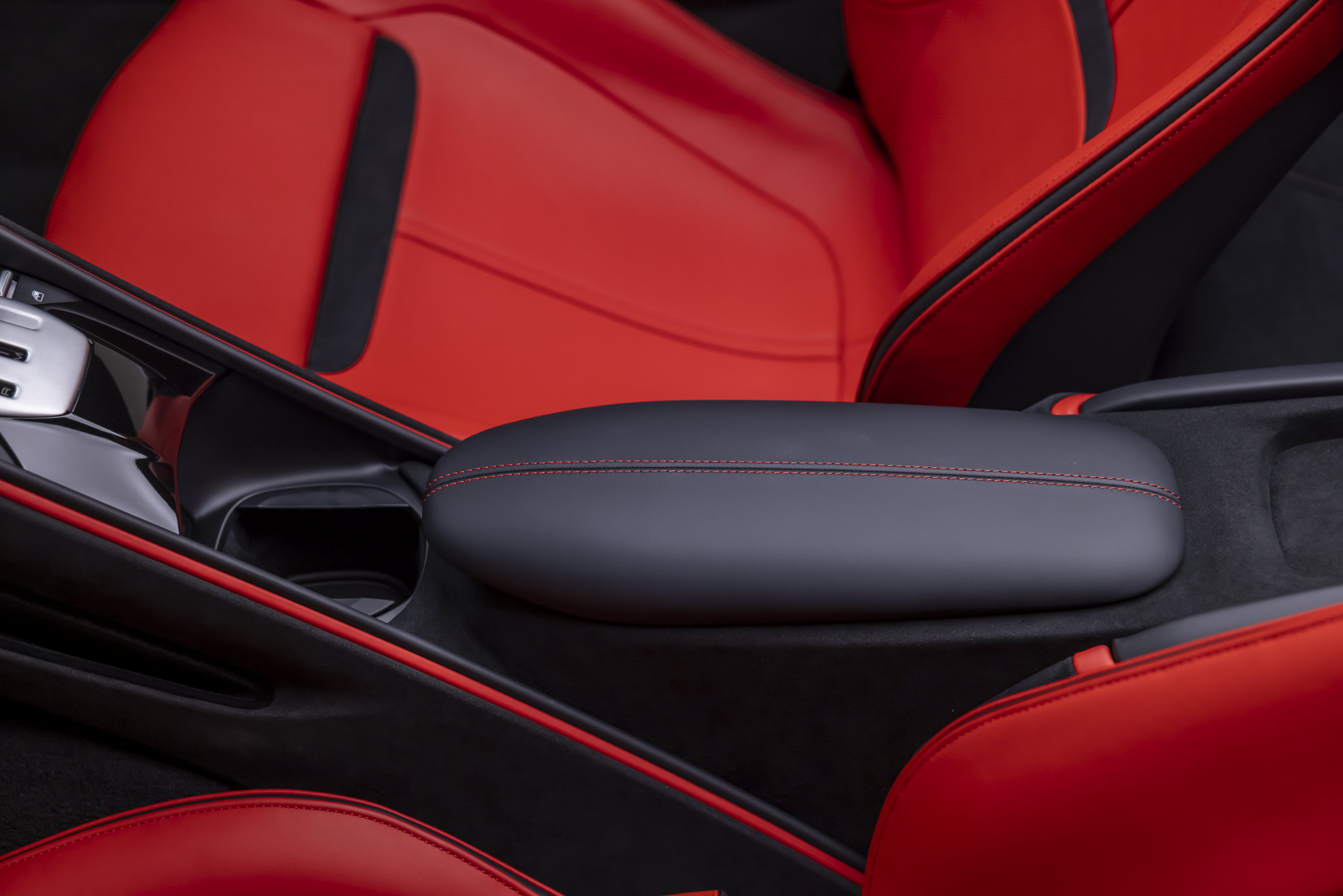 Certified 2026 Ferrari Roma Spider RWD image 64