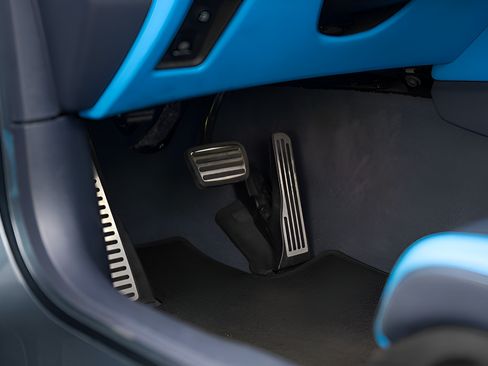 Used 2020 Chevrolet Corvette Stingray Premium Conv w/ 3LT Preferred Equipment Group RWD image 30