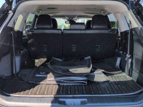 Used 2023 Toyota Highlander XLE AWD/4WD image 18