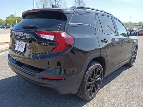 Used 2022 GMC Terrain SLE w/ Elevation Edition FWD image 3