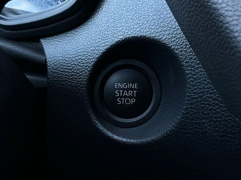 Used 2025 Toyota Corolla Cross LE image 27