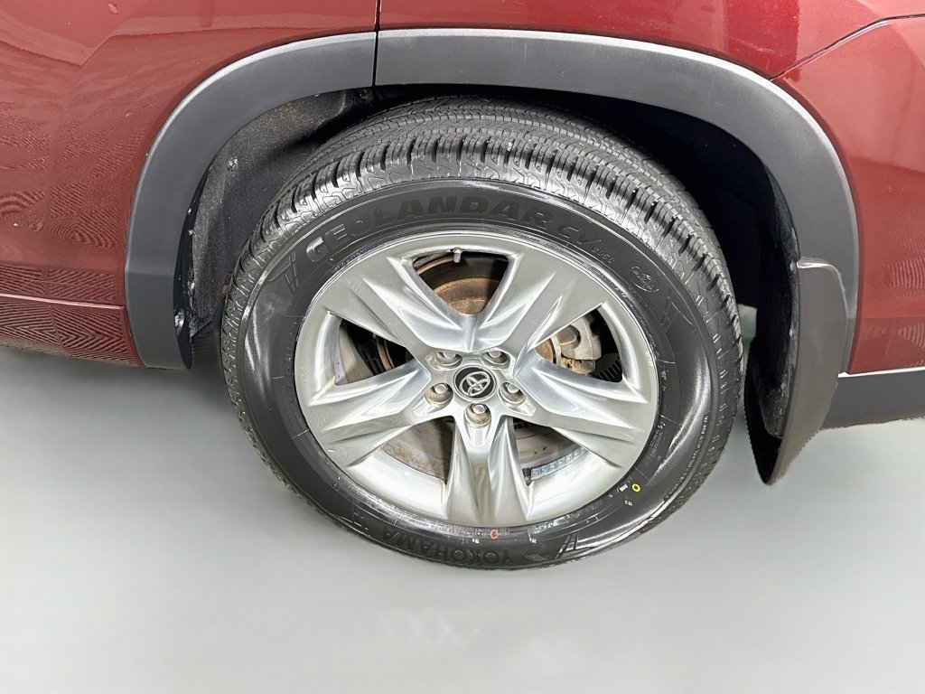 Certified 2019 Toyota Highlander Limited AWD/4WD image 40