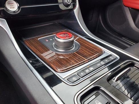 Used 2018 Jaguar XF First Edition image 46