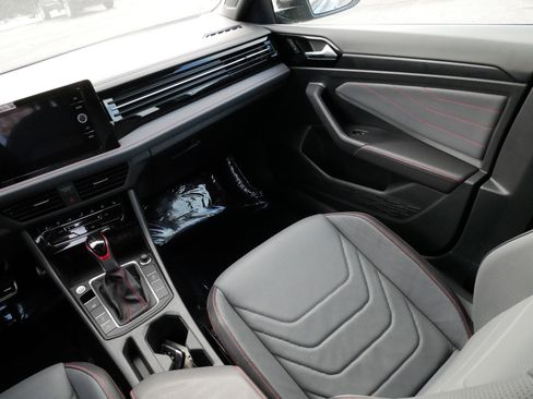 Certified 2025 Volkswagen Jetta GLI Autobahn image 11