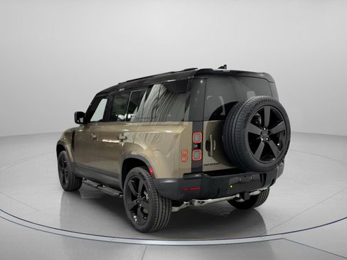 New 2026 Land Rover Defender 110 S image 3