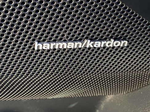 Used 2017 Kia Cadenza Limited image 14