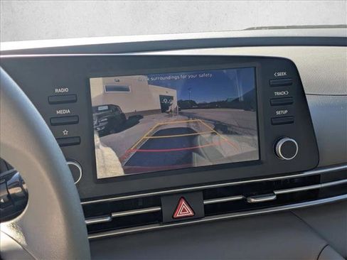 Used 2023 Hyundai Elantra SEL w/ Cargo Package image 19