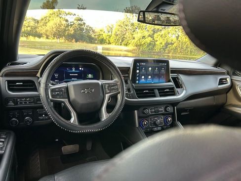 Used 2022 Chevrolet Suburban Z71 w/ Z71 Off-Road Package image 12