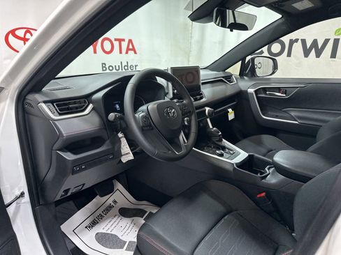 Used 2025 Toyota RAV4 SE image 20