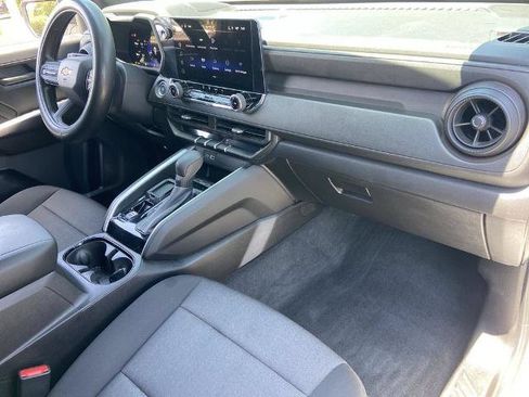Used 2025 Chevrolet Colorado W/T RWD image 24