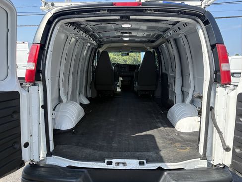 Used 2018 Chevrolet Express 2500 w/ Safety Package RWD image 8