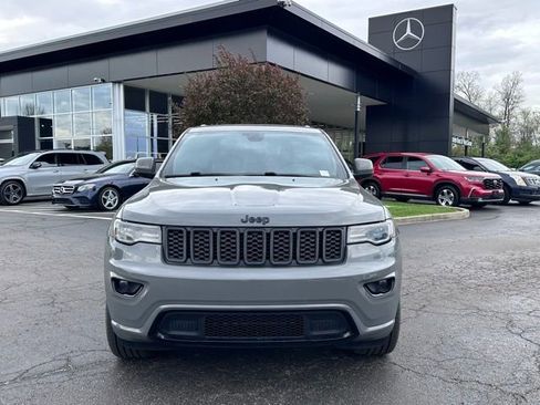 Used 2020 Jeep Grand Cherokee Altitude image 3