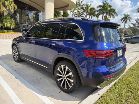 Used 2022 Mercedes-Benz GLB 250 4MATIC image 13