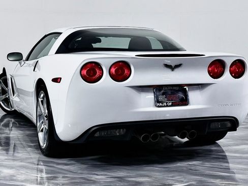 Used 2006 Chevrolet Corvette Coupe w/ Preferred Equipment Group image 9