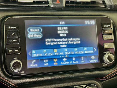 Used 2025 Nissan Versa SR FWD image 12