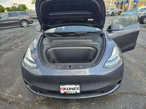Used 2022 Tesla Model Y Long Range AWD/4WD image 34