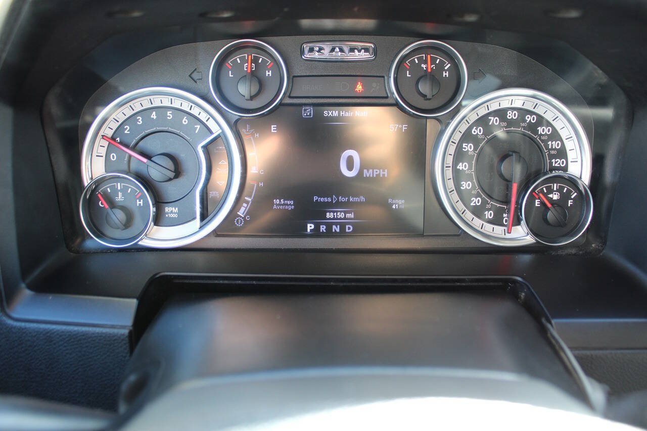 Used 2015 RAM 3500 Laramie w/ Black Appearance Group AWD/4WD image 31