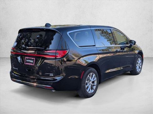 New 2026 Chrysler Pacifica Limited image 2