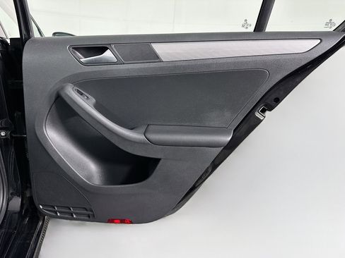 Used 2018 Volkswagen Jetta SE image 29