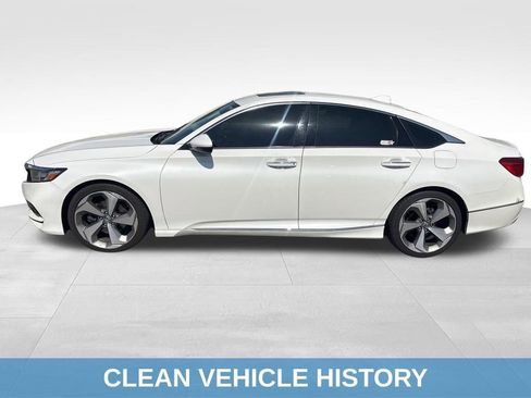 Used 2018 Honda Accord Touring image 3