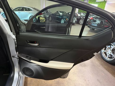 Used 2022 Lexus IS 350 F Sport image 22