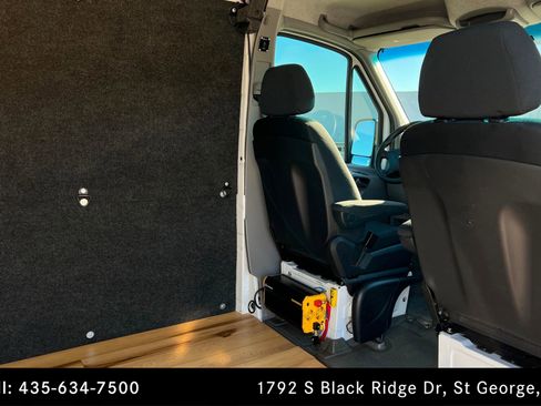 Used 2016 Mercedes-Benz Sprinter 2500 image 20