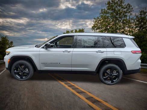 New 2025 Jeep Grand Cherokee L Limited w/ Luxury Tech Group II image 6