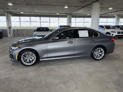Used 2025 BMW 330i Sedan w/ Premium Package RWD image 5